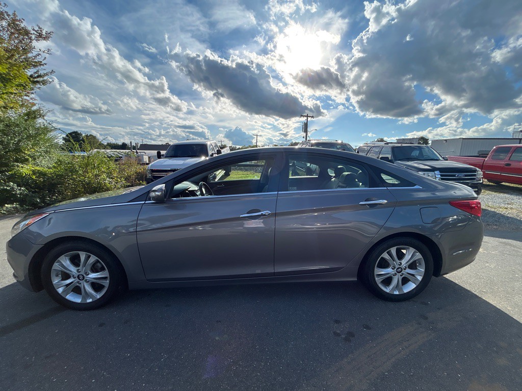 2013 Hyundai Sonata Image 8