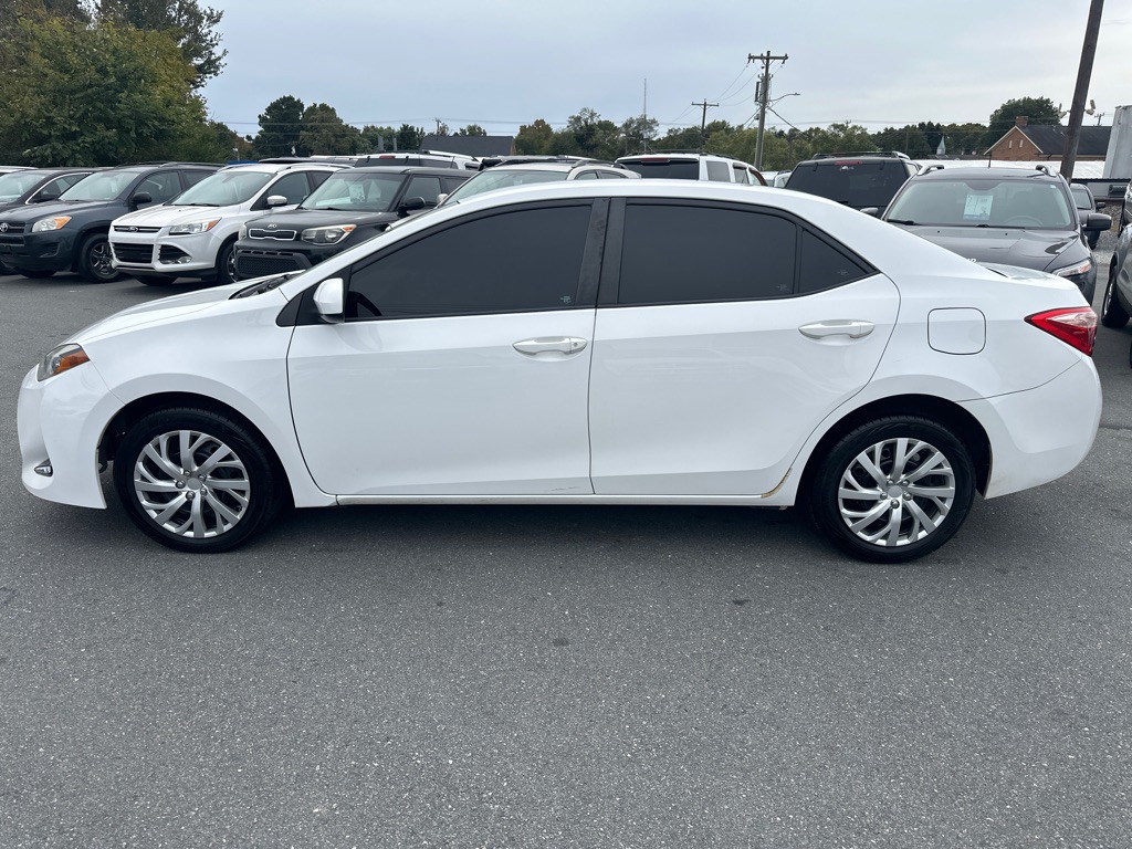 2017 Toyota Corolla Image 2