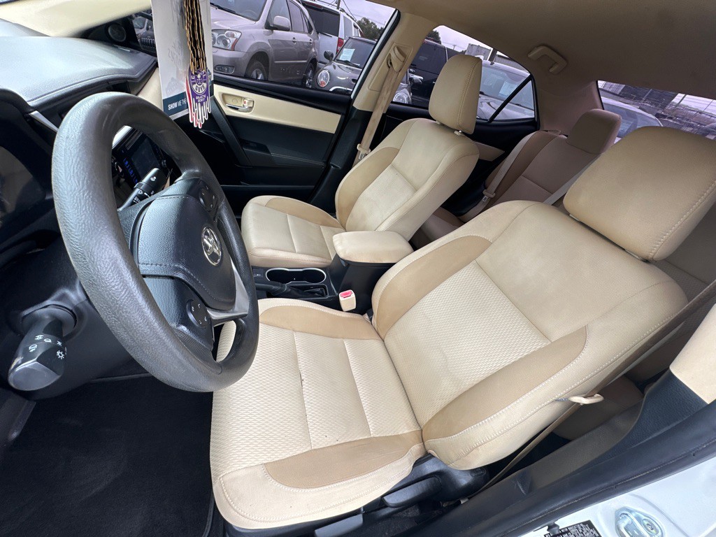 2017 Toyota Corolla Image 11