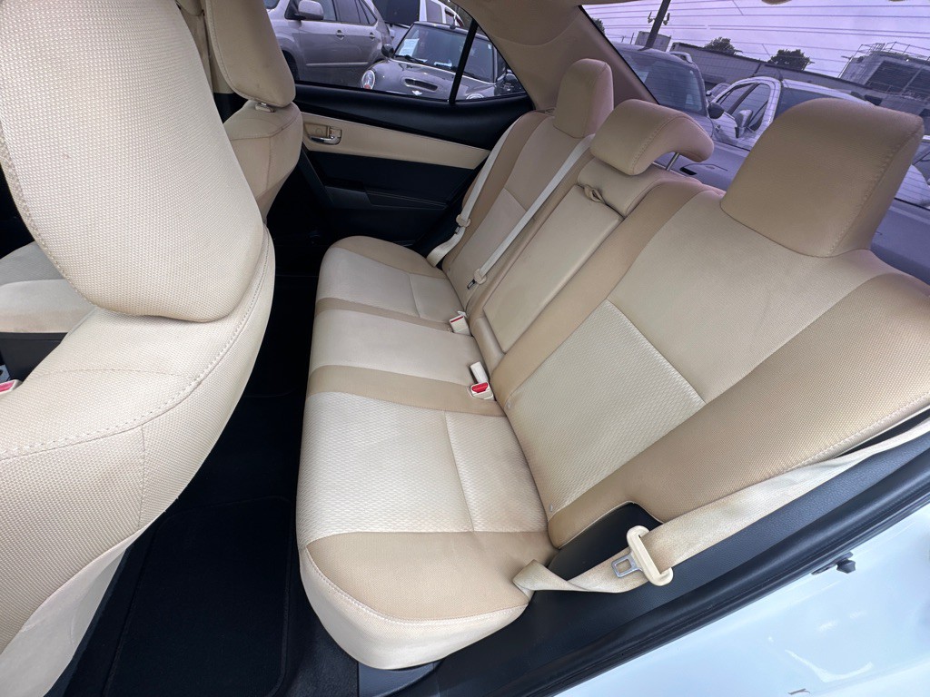 2017 Toyota Corolla Image 12