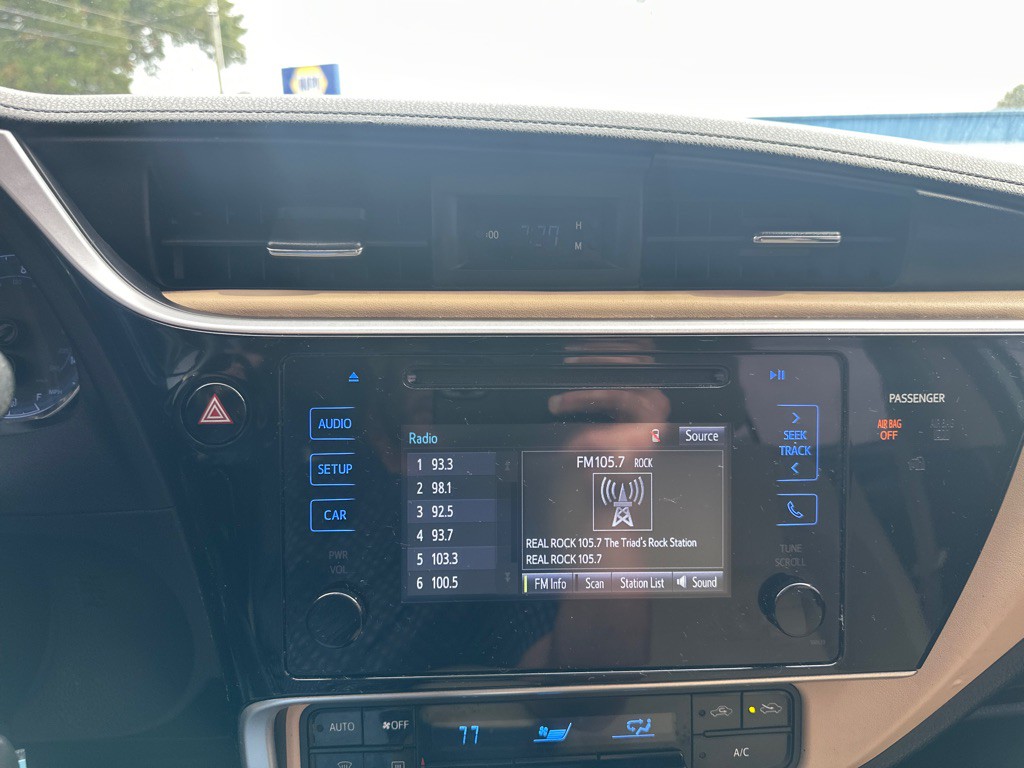 2017 Toyota Corolla Image 16