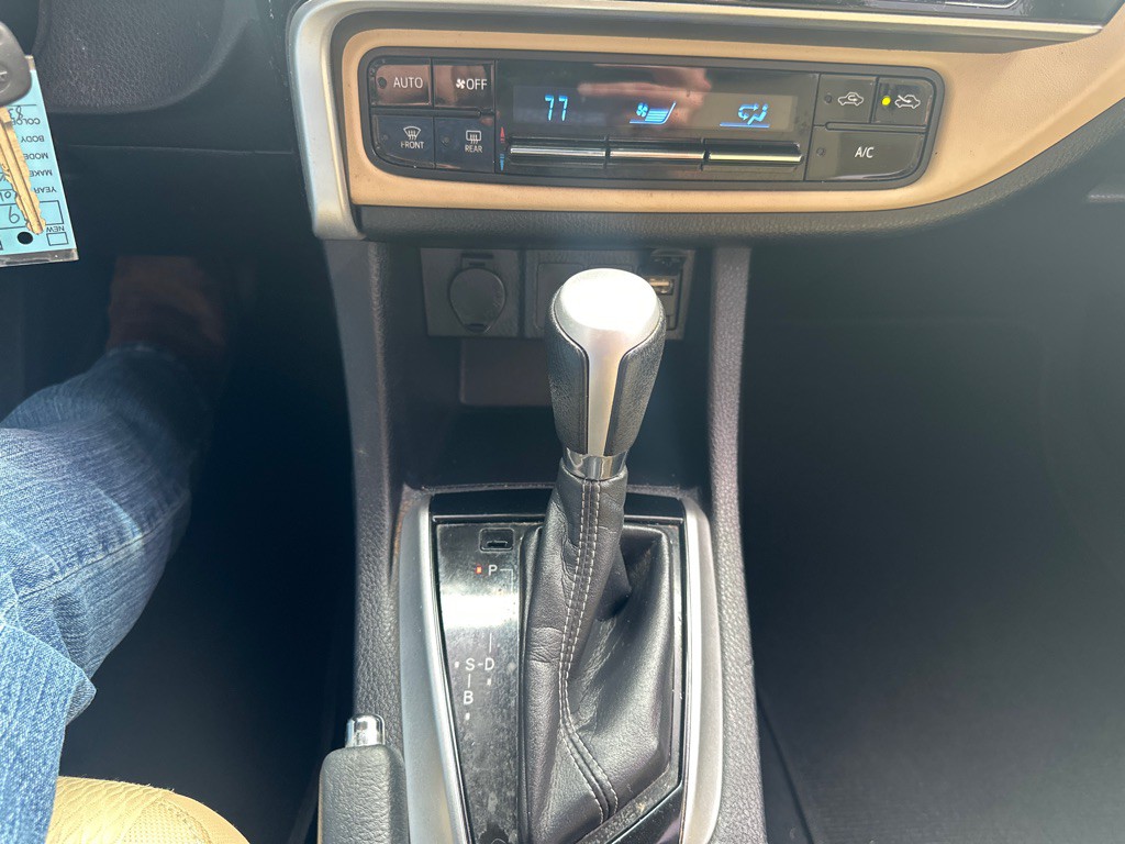 2017 Toyota Corolla Image 18