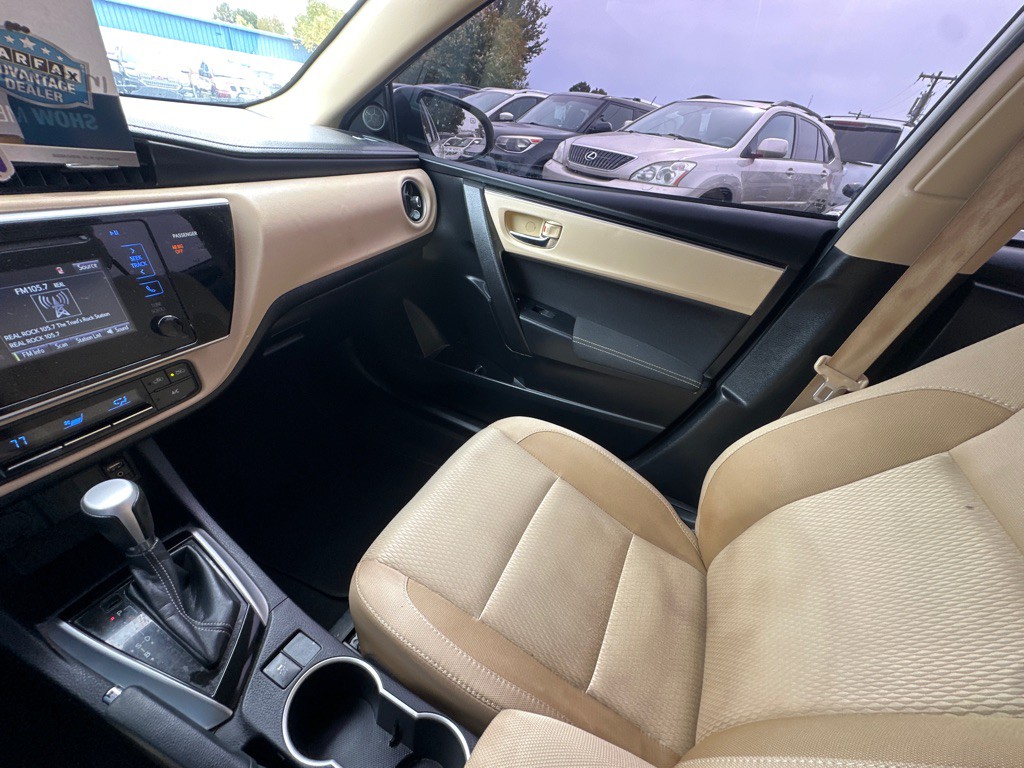 2017 Toyota Corolla Image 20