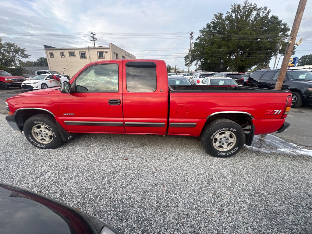 1999 Chevrolet Silverado 1500 Image 2