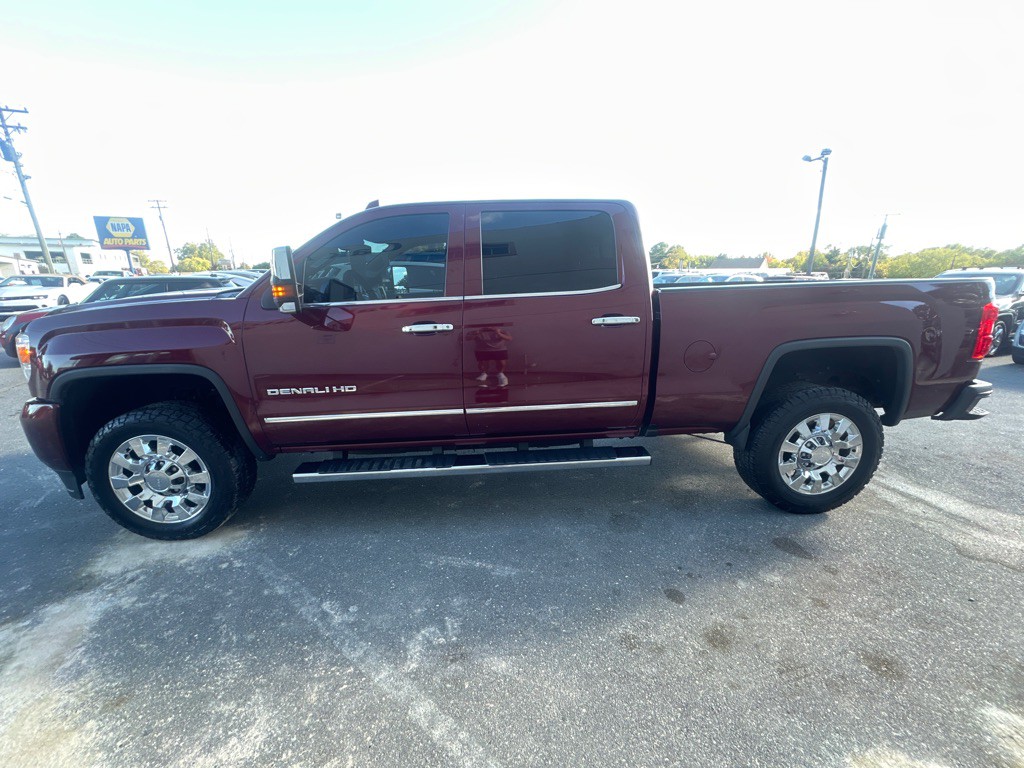 2016 GMC Sierra Image 2