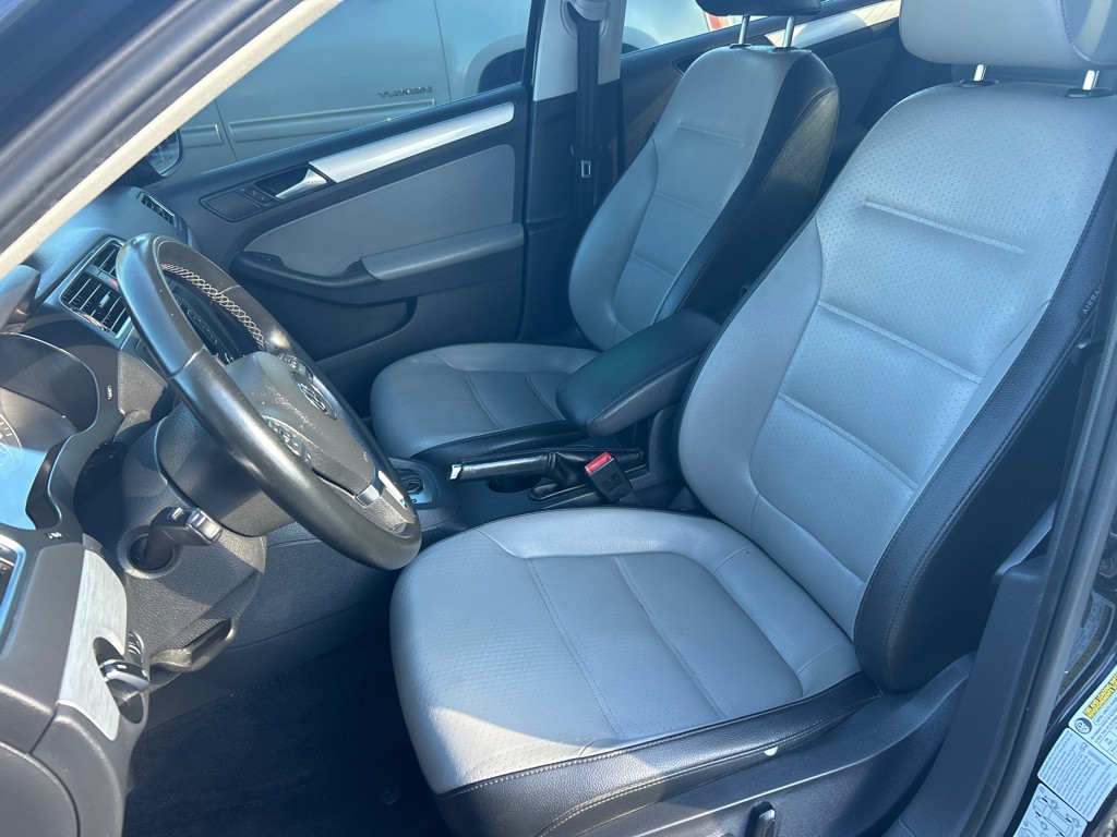 2013 Volkswagen Jetta Image 12