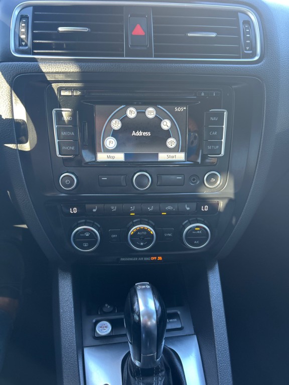 2013 Volkswagen Jetta Image 15