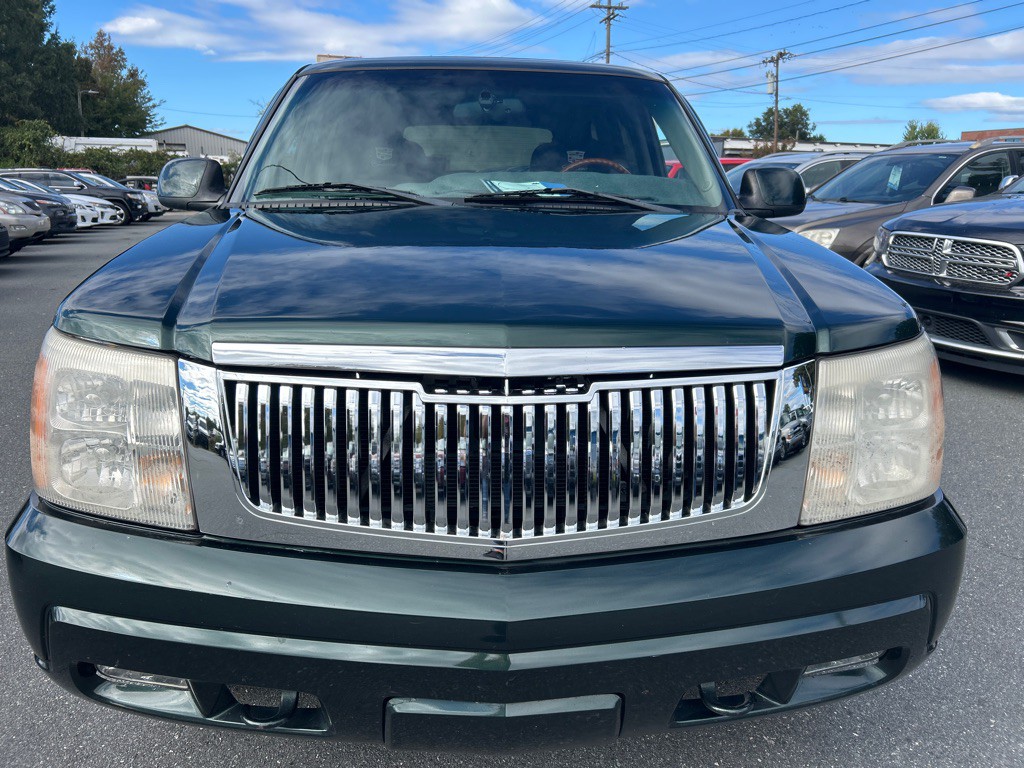 2002 Cadillac Escalade Image 2