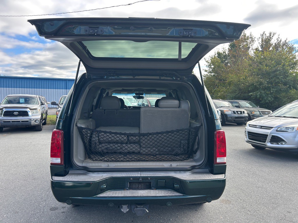 2002 Cadillac Escalade Image 9