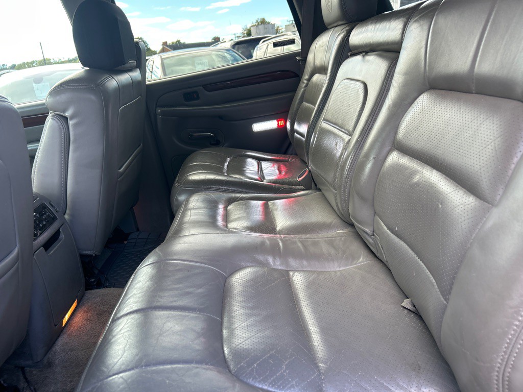 2002 Cadillac Escalade Image 14
