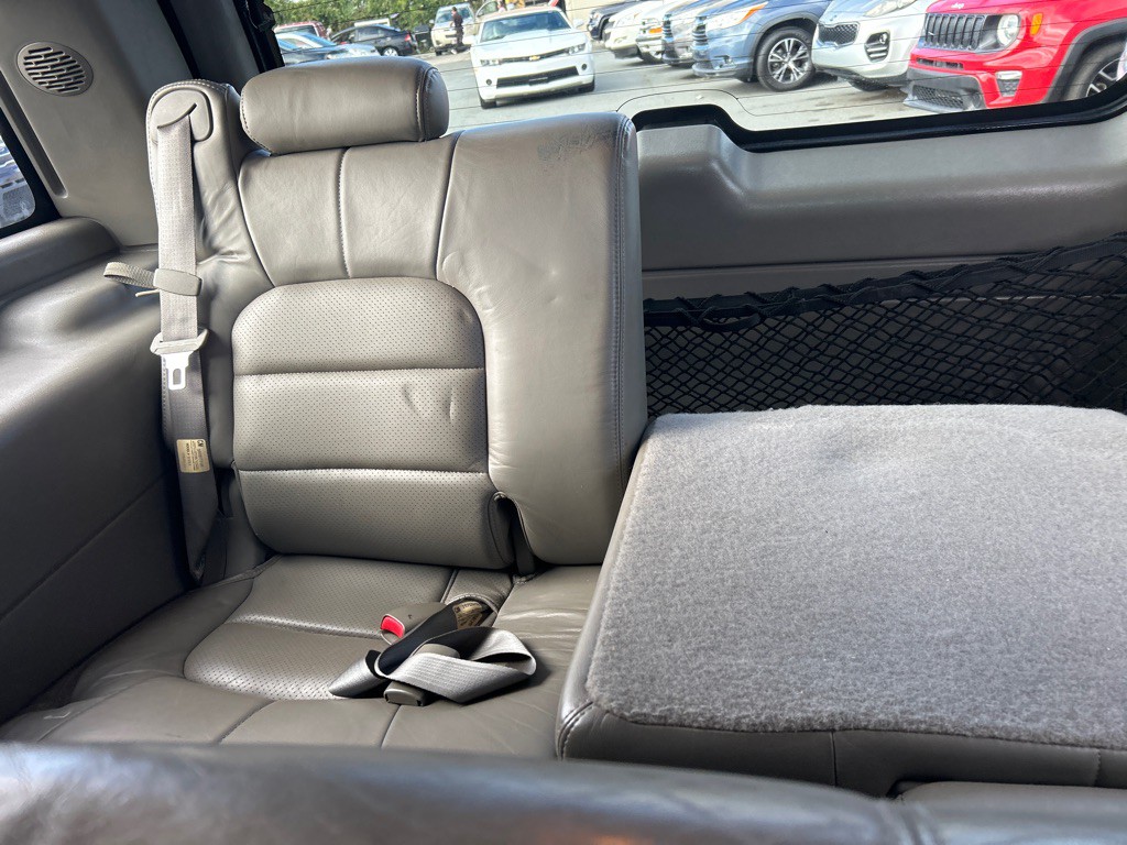 2002 Cadillac Escalade Image 15