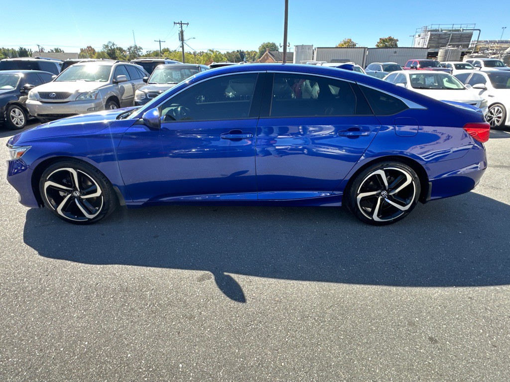 2019 Honda Accord Image 2