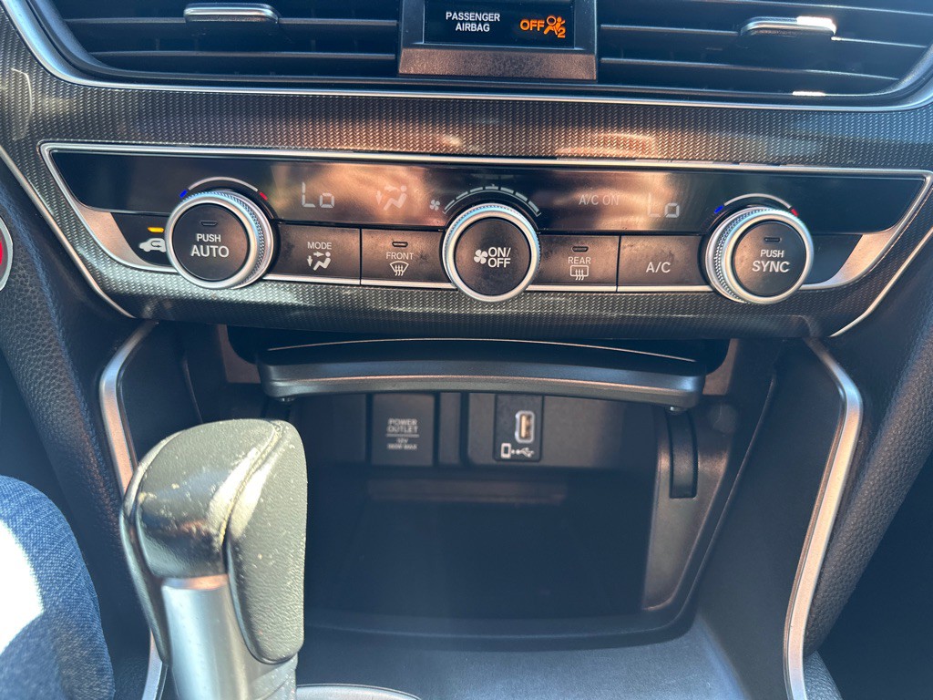 2019 Honda Accord Image 15