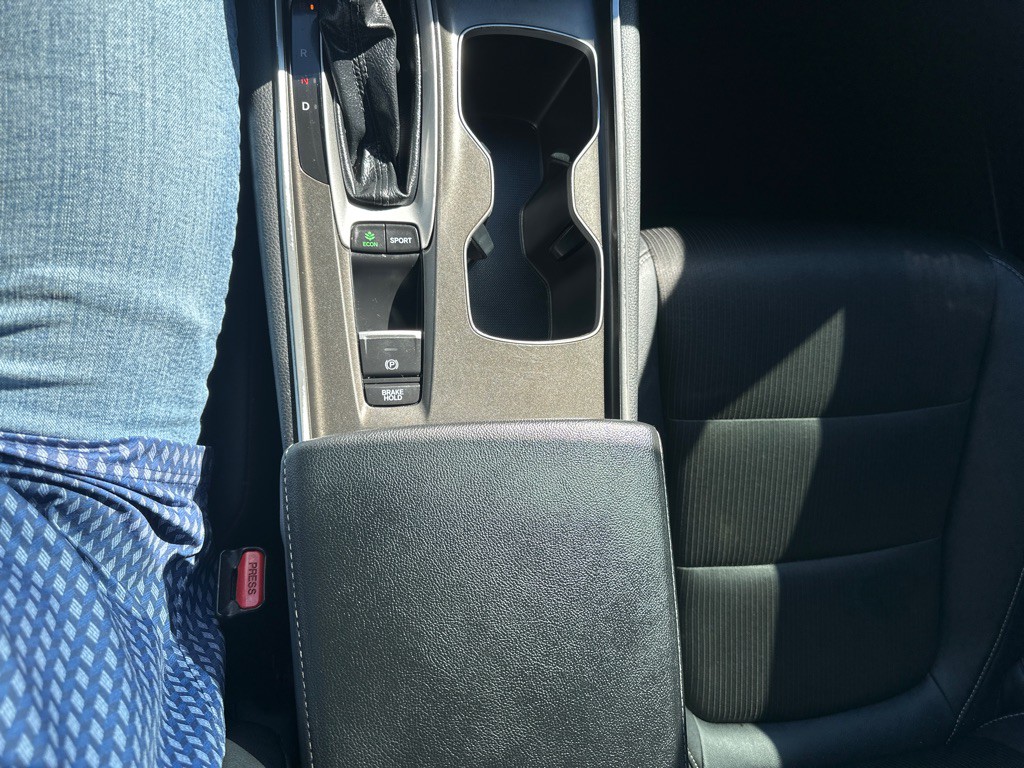 2019 Honda Accord Image 16