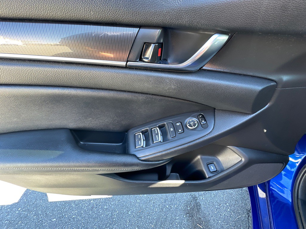 2019 Honda Accord Image 18