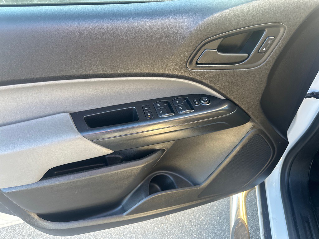 2016 Chevrolet Colorado Image 12