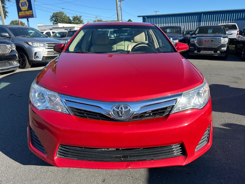 2013 Toyota Camry Image 2