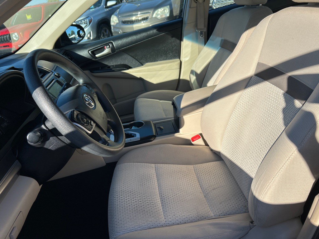 2013 Toyota Camry Image 9
