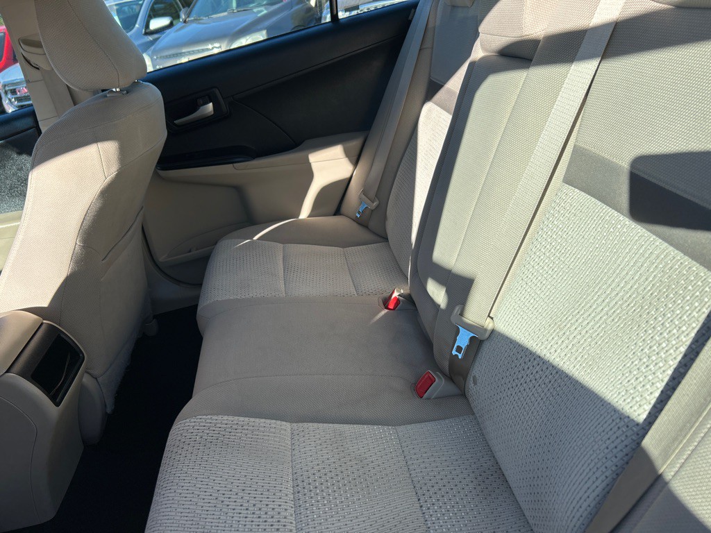 2013 Toyota Camry Image 10