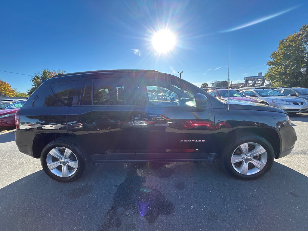 2017 Jeep Compass Image 4