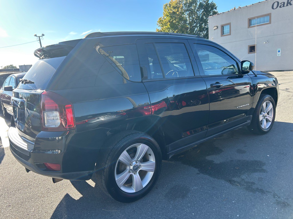 2017 Jeep Compass Image 5
