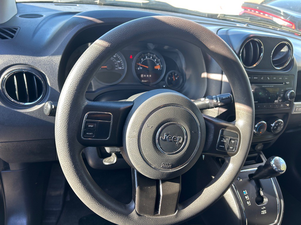 2017 Jeep Compass Image 12