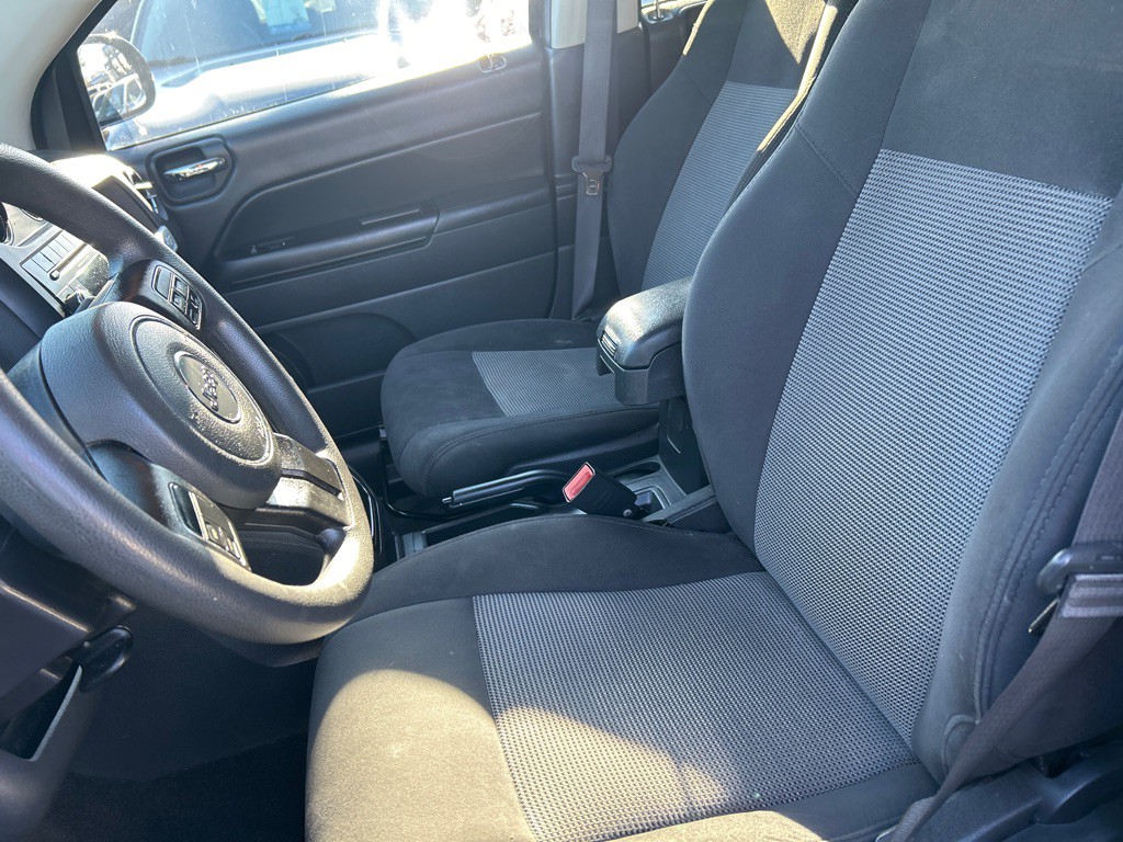 2017 Jeep Compass Image 13