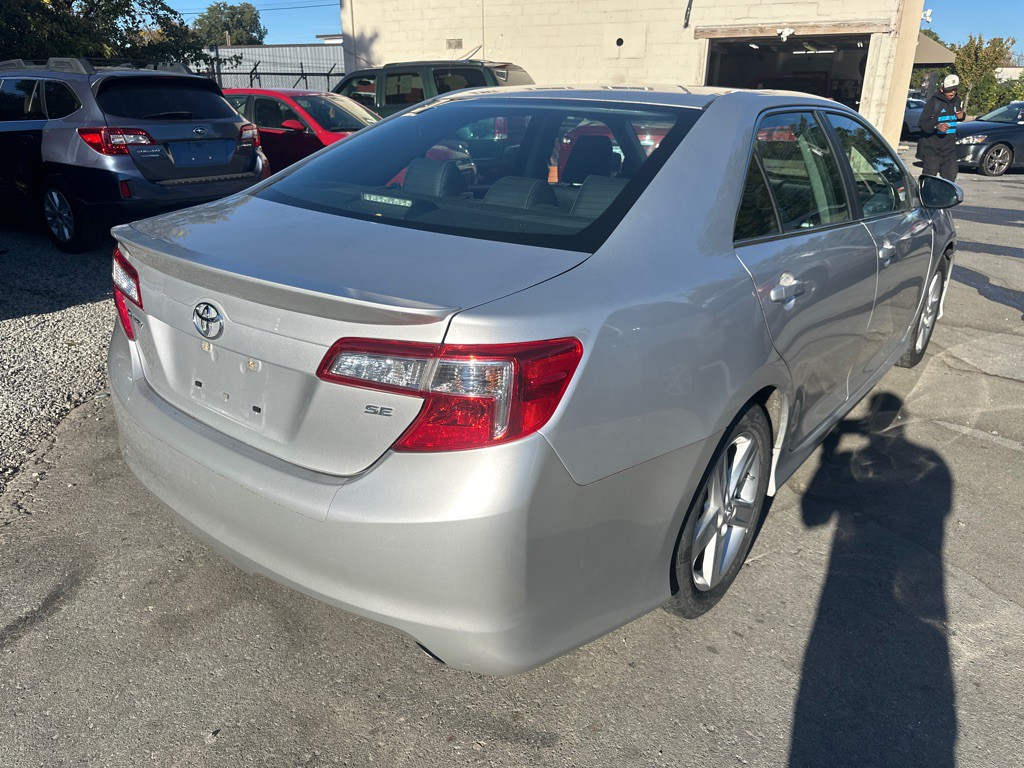 2014 Toyota Camry Image 5