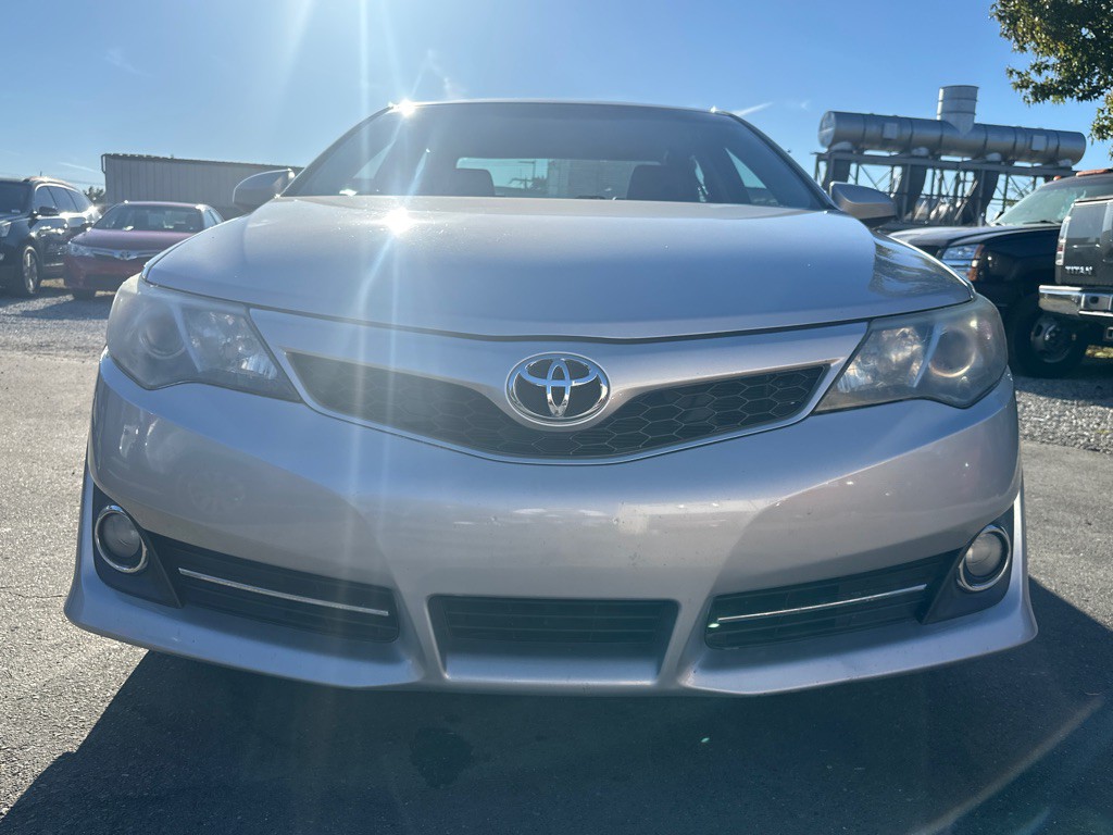 2014 Toyota Camry Image 8