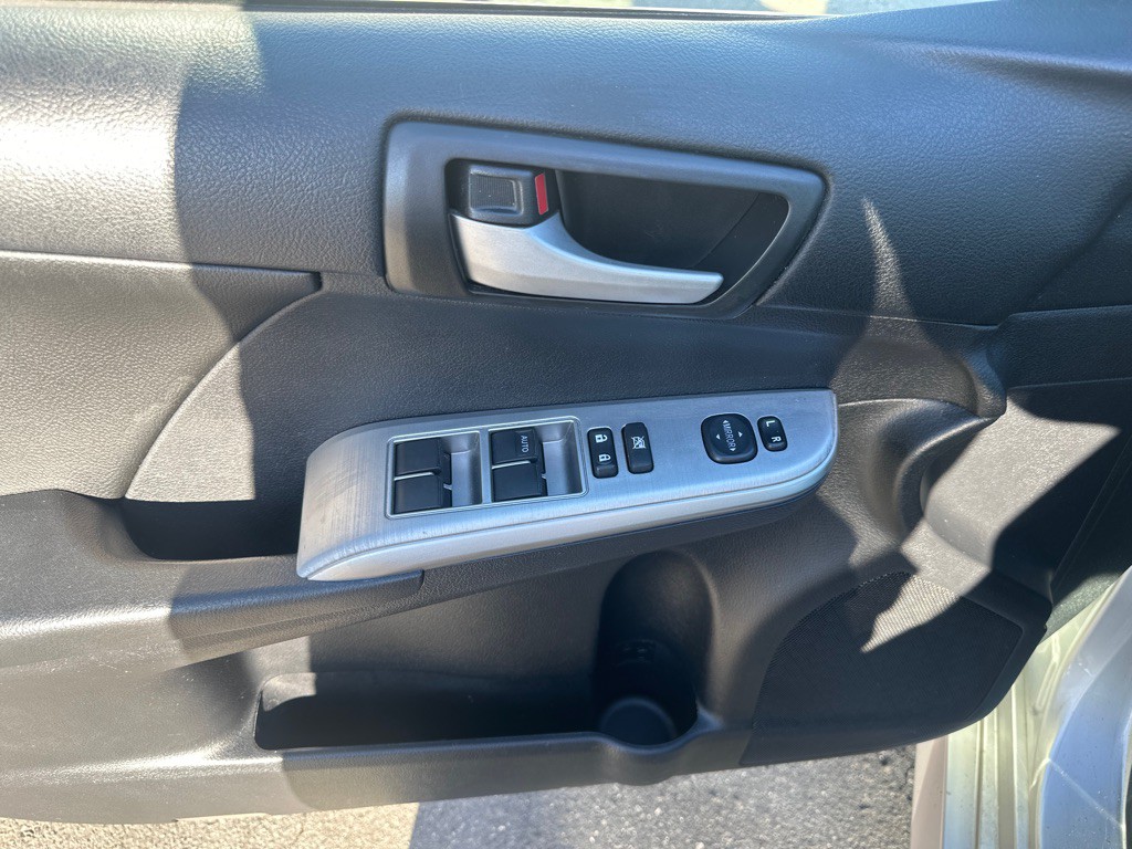 2014 Toyota Camry Image 10