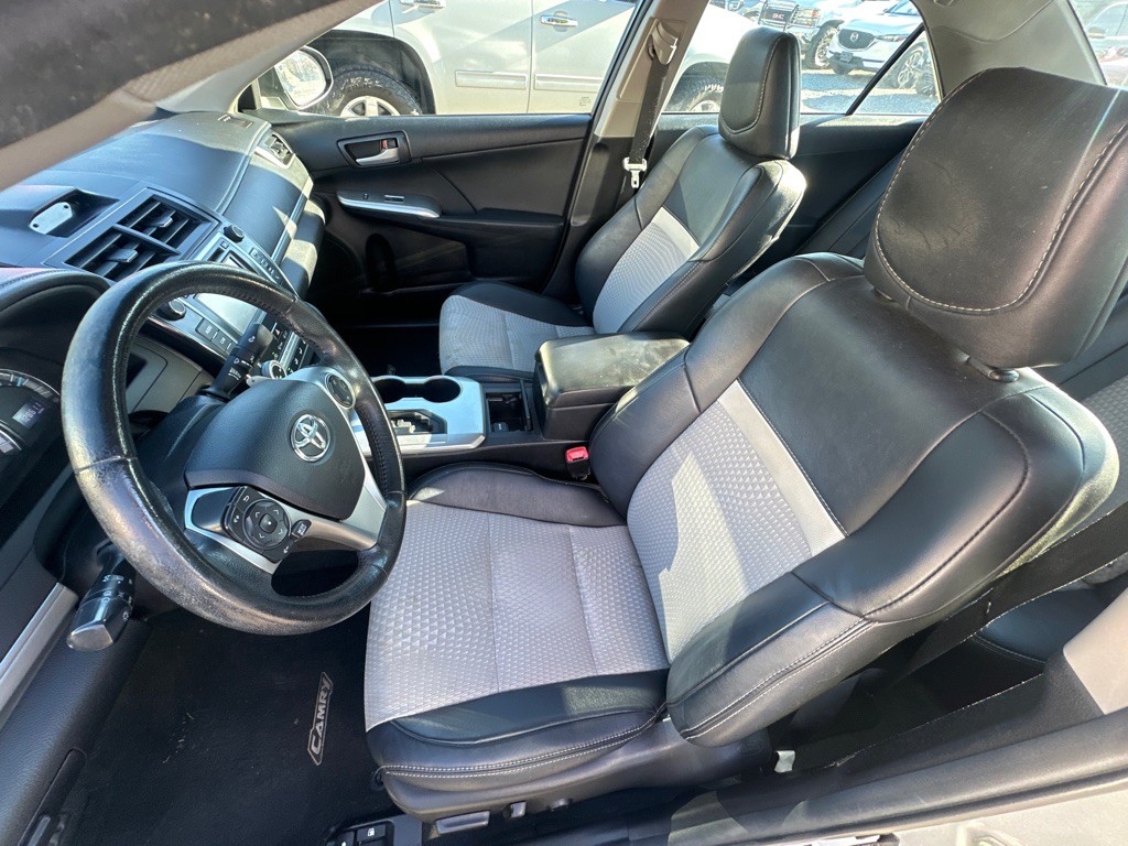2014 Toyota Camry Image 11