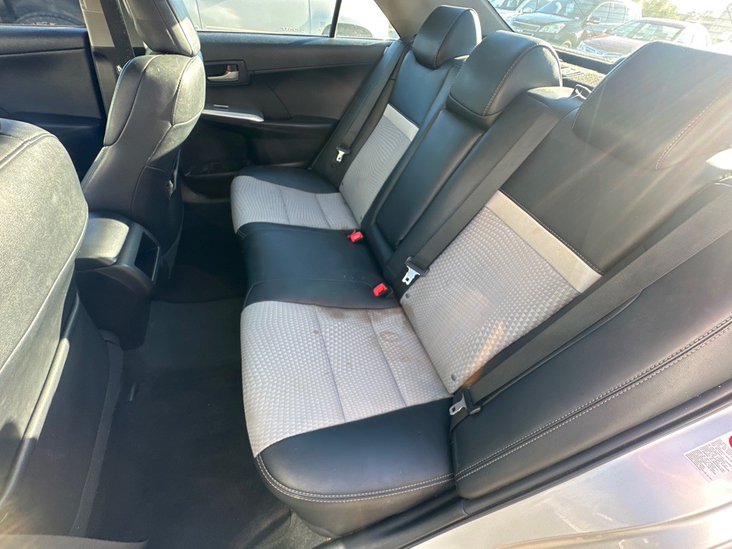 2014 Toyota Camry Image 13