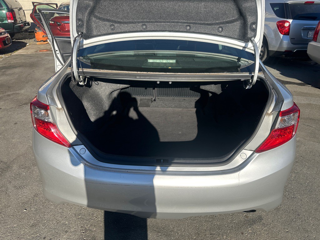 2014 Toyota Camry Image 14