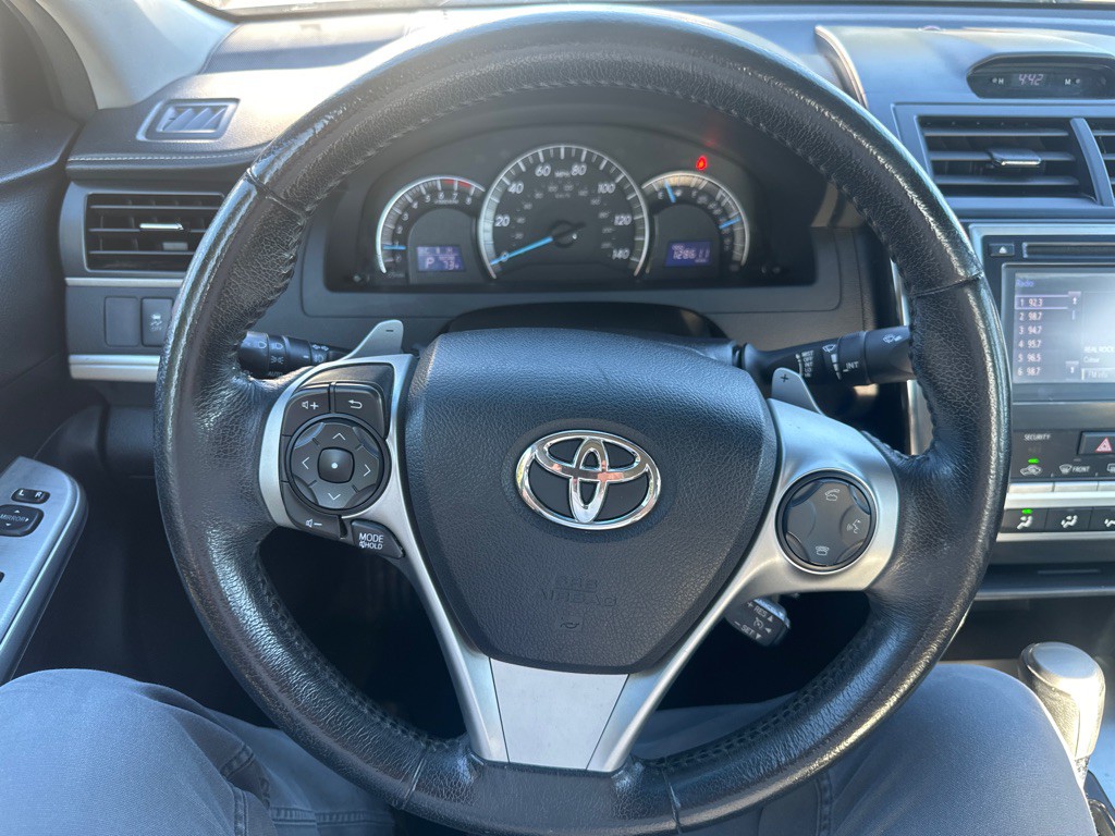 2014 Toyota Camry Image 15