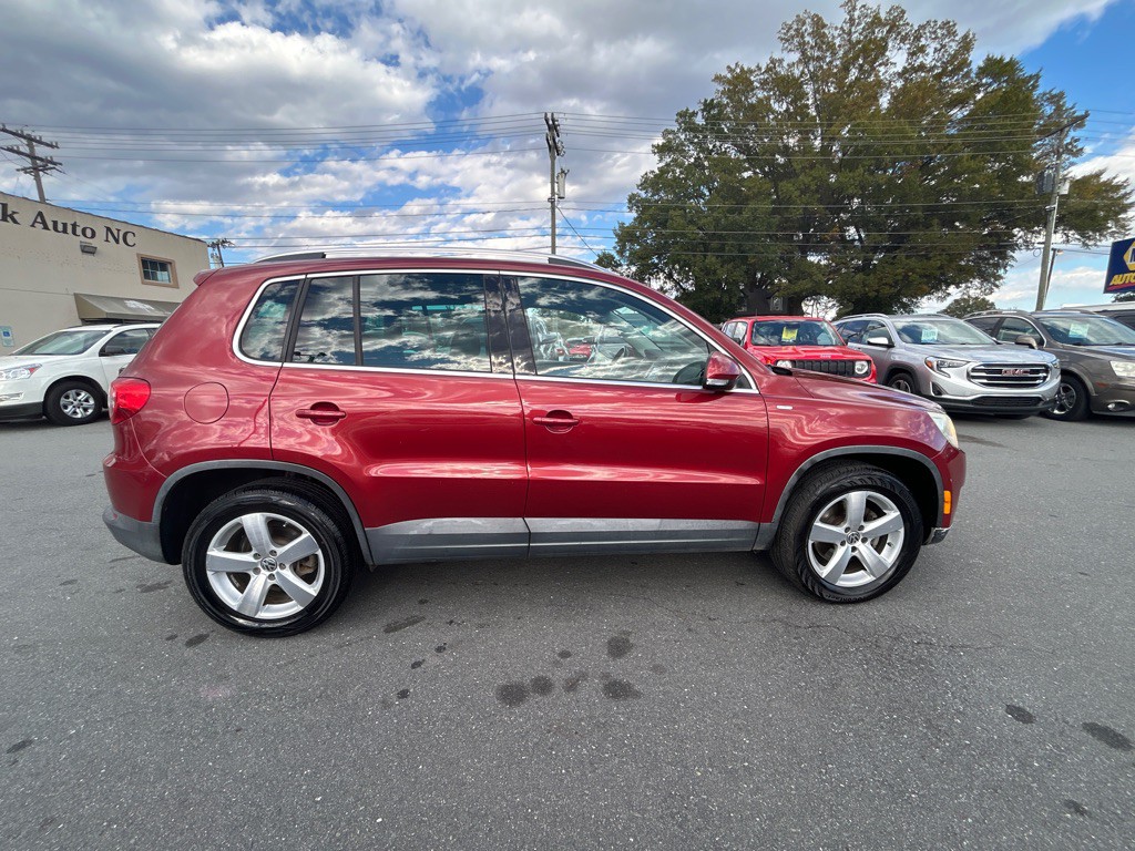 2010 Volkswagen Tiguan Image 4