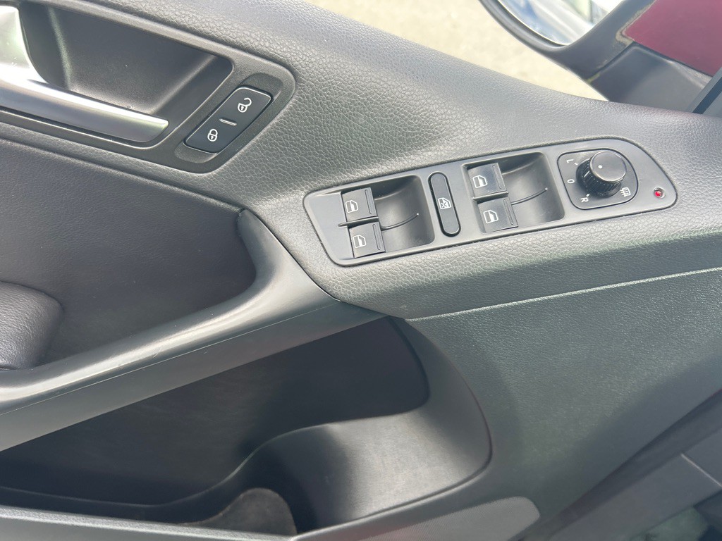 2010 Volkswagen Tiguan Image 12