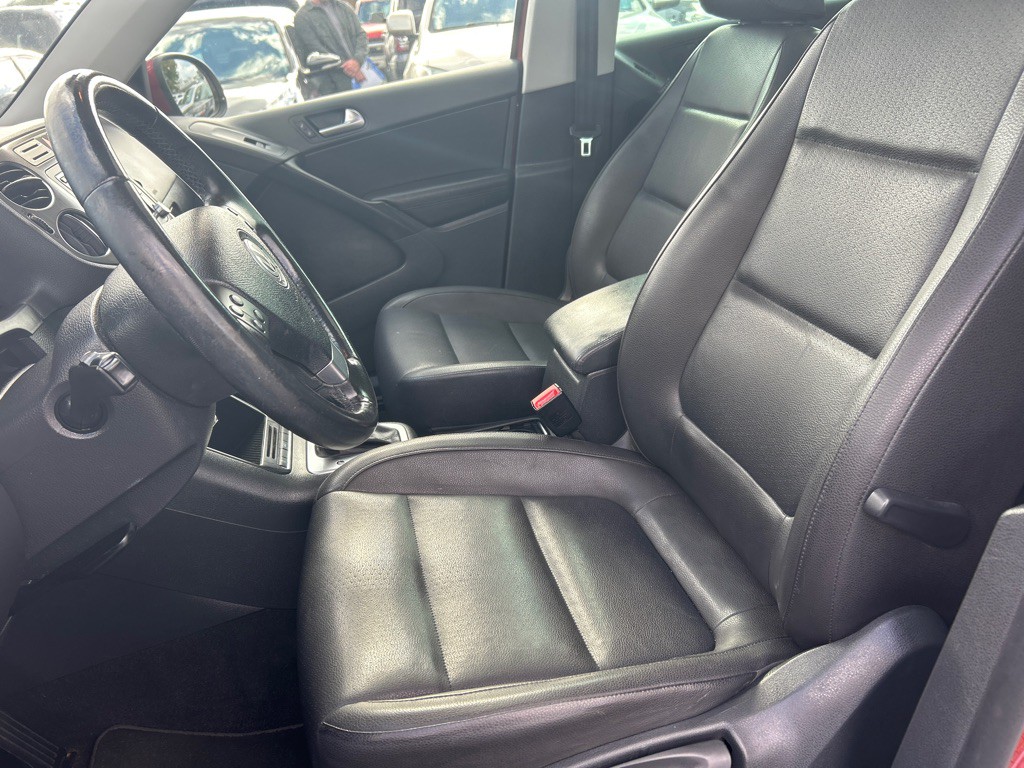 2010 Volkswagen Tiguan Image 13