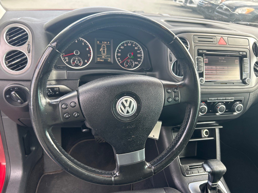 2010 Volkswagen Tiguan Image 15
