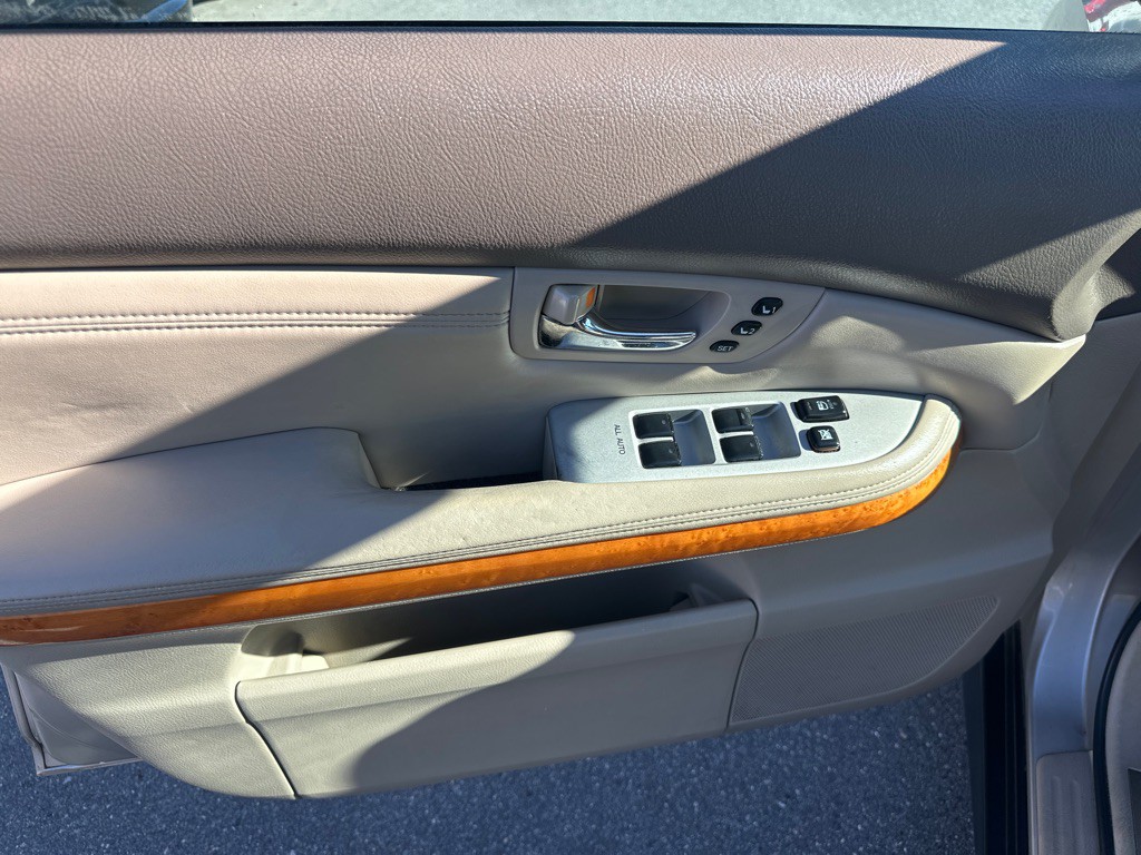 2007 Lexus RX Image 9