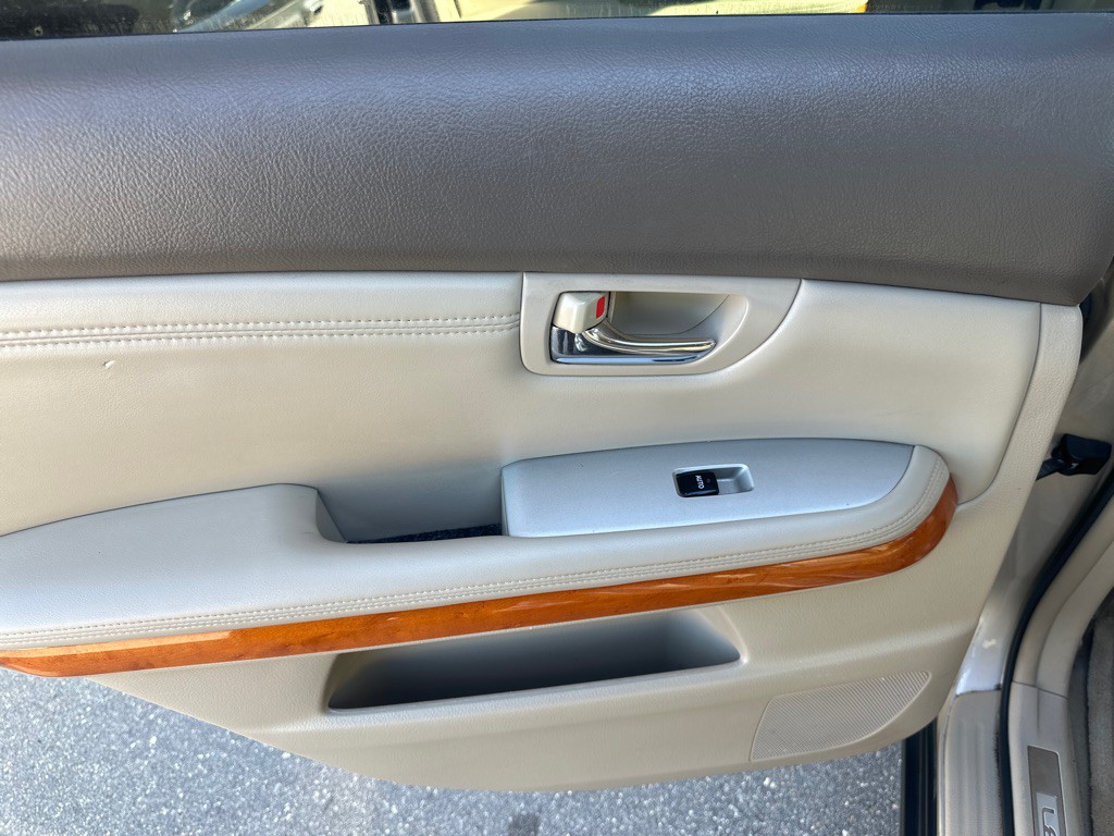 2007 Lexus RX Image 11