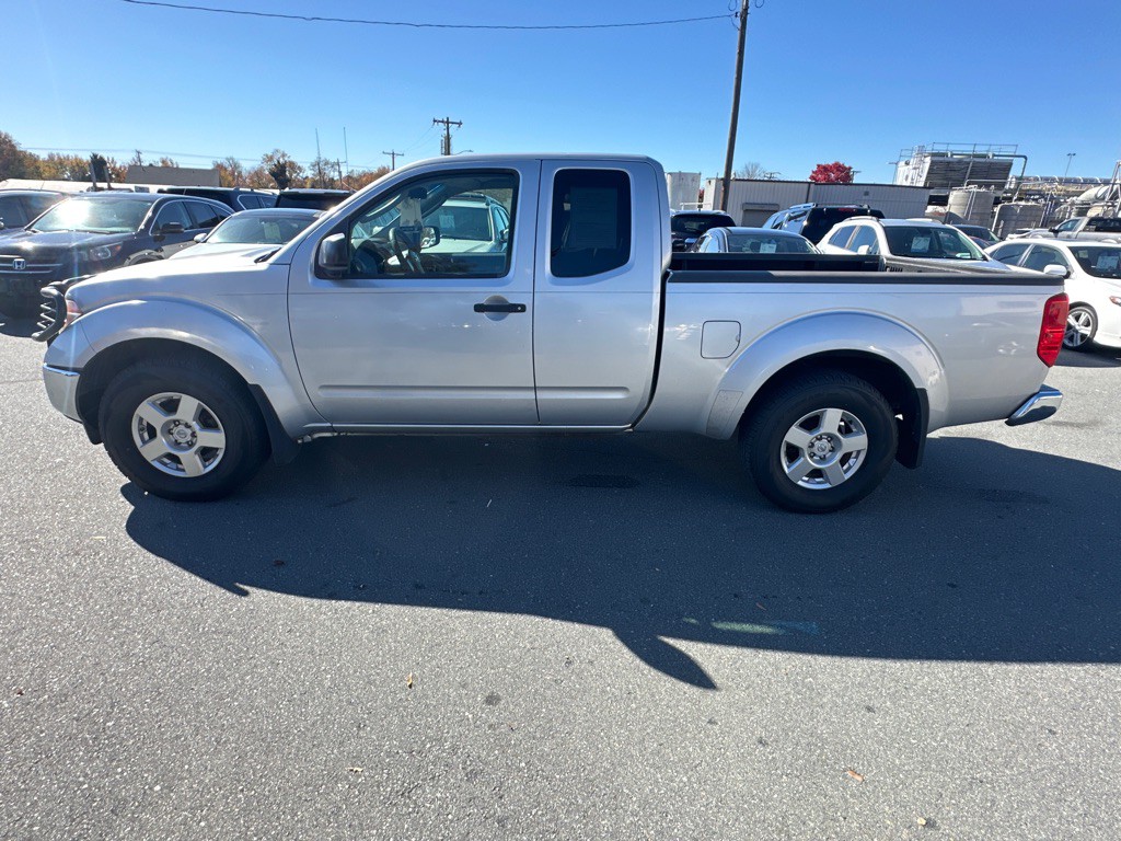 2008 Nissan Frontier Image 2