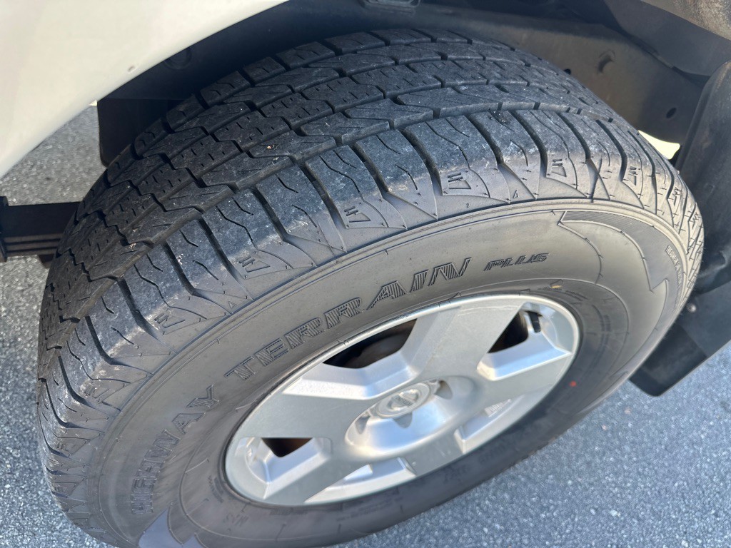 2008 Nissan Frontier Image 10