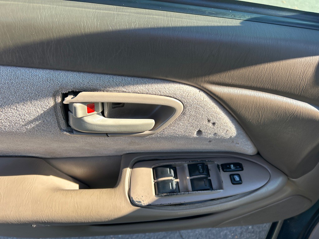 1997 Toyota Camry Image 9