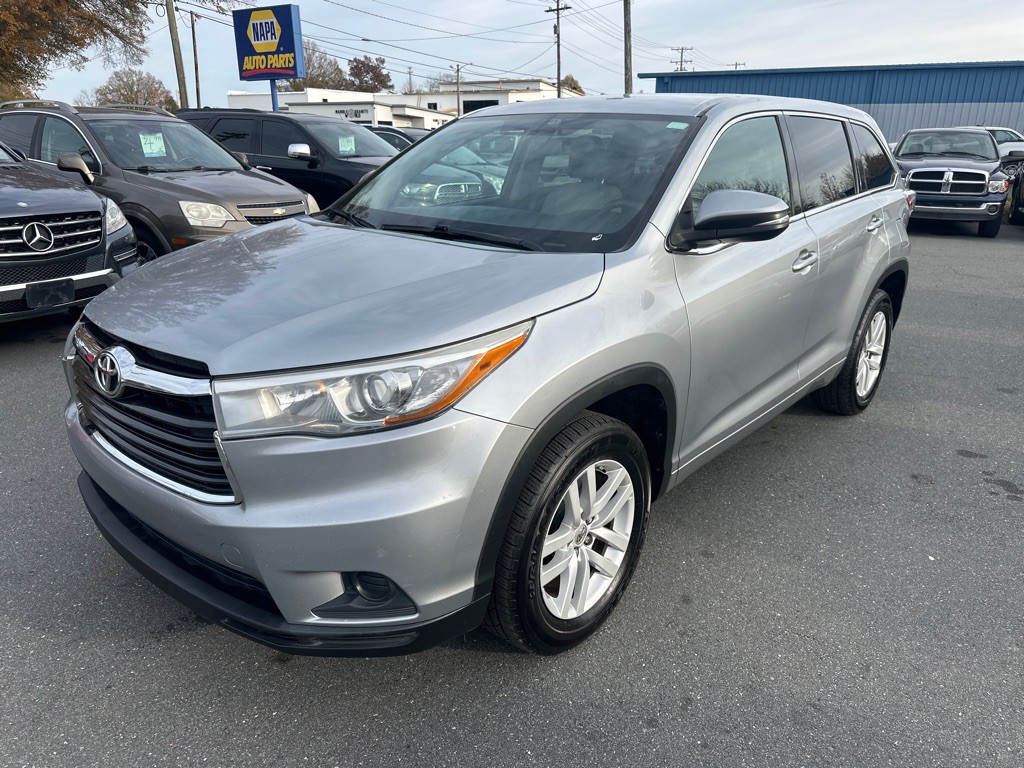 2015 Toyota Highlander Image 1