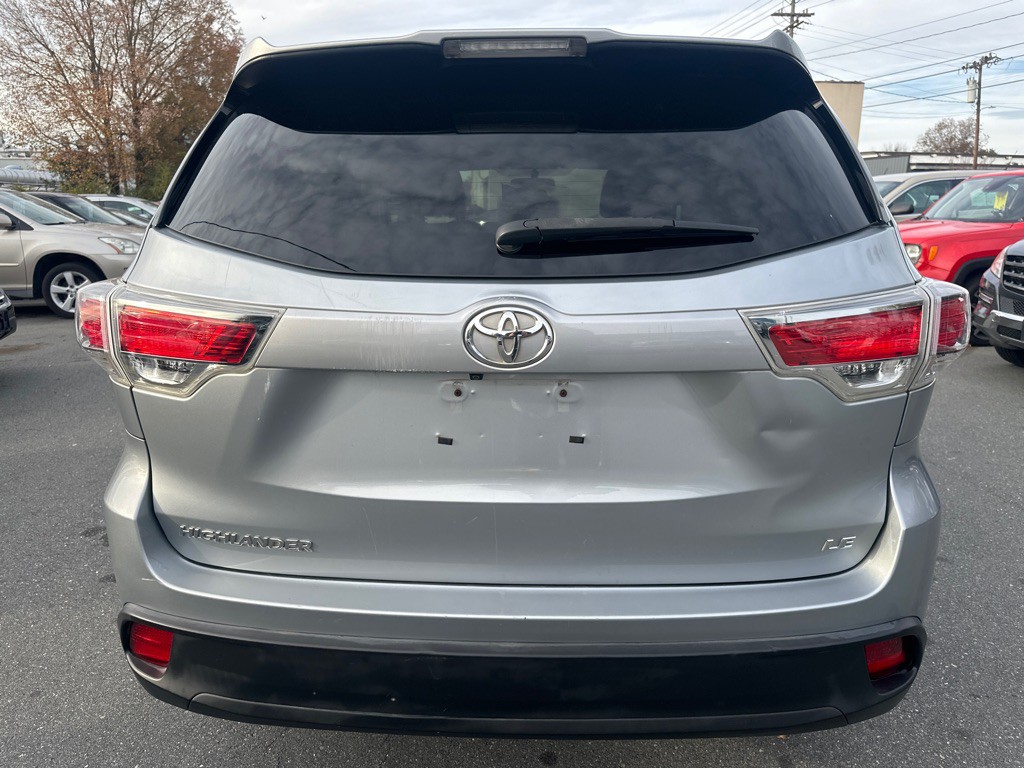 2015 Toyota Highlander Image 4