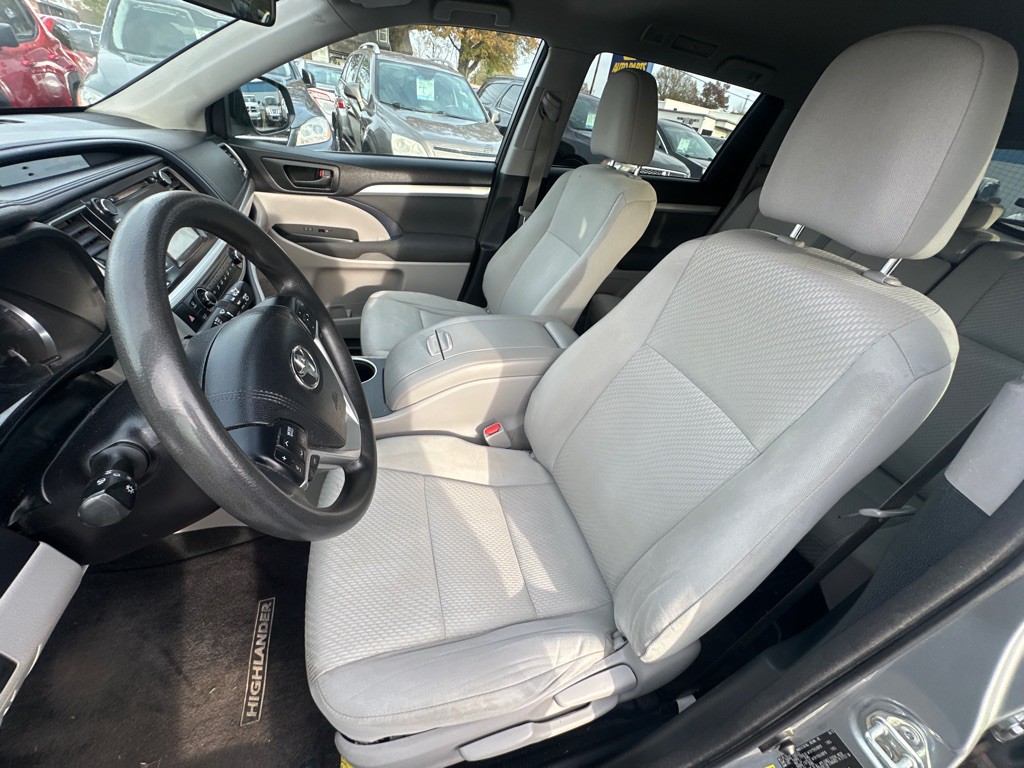 2015 Toyota Highlander Image 12