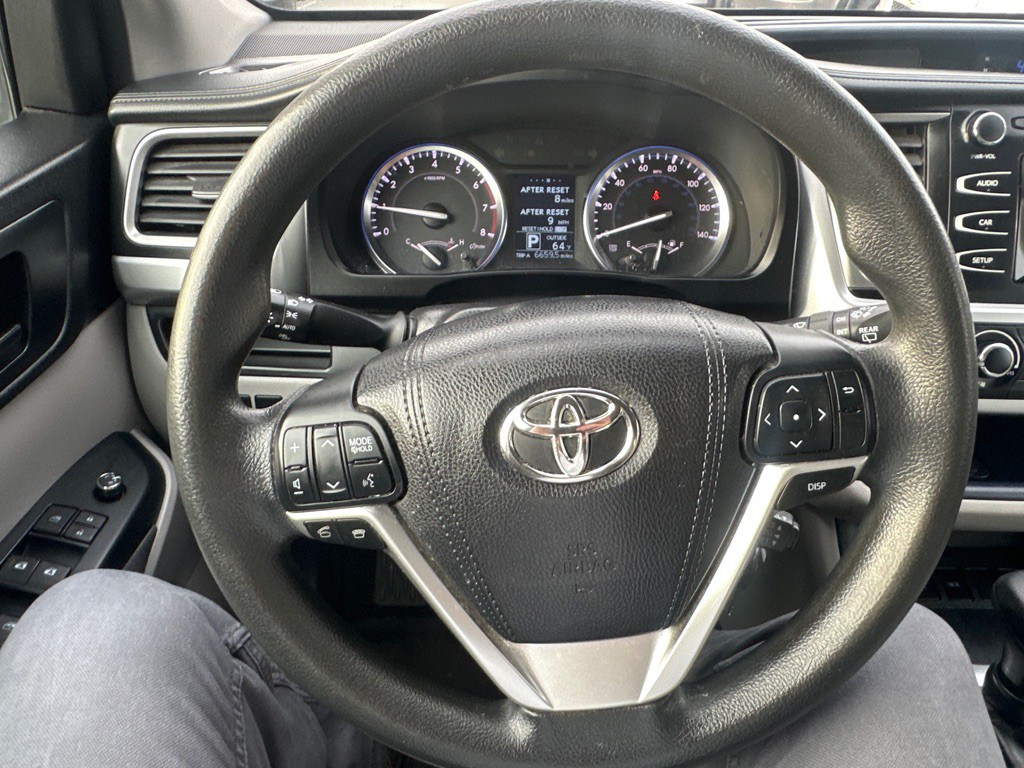 2015 Toyota Highlander Image 17