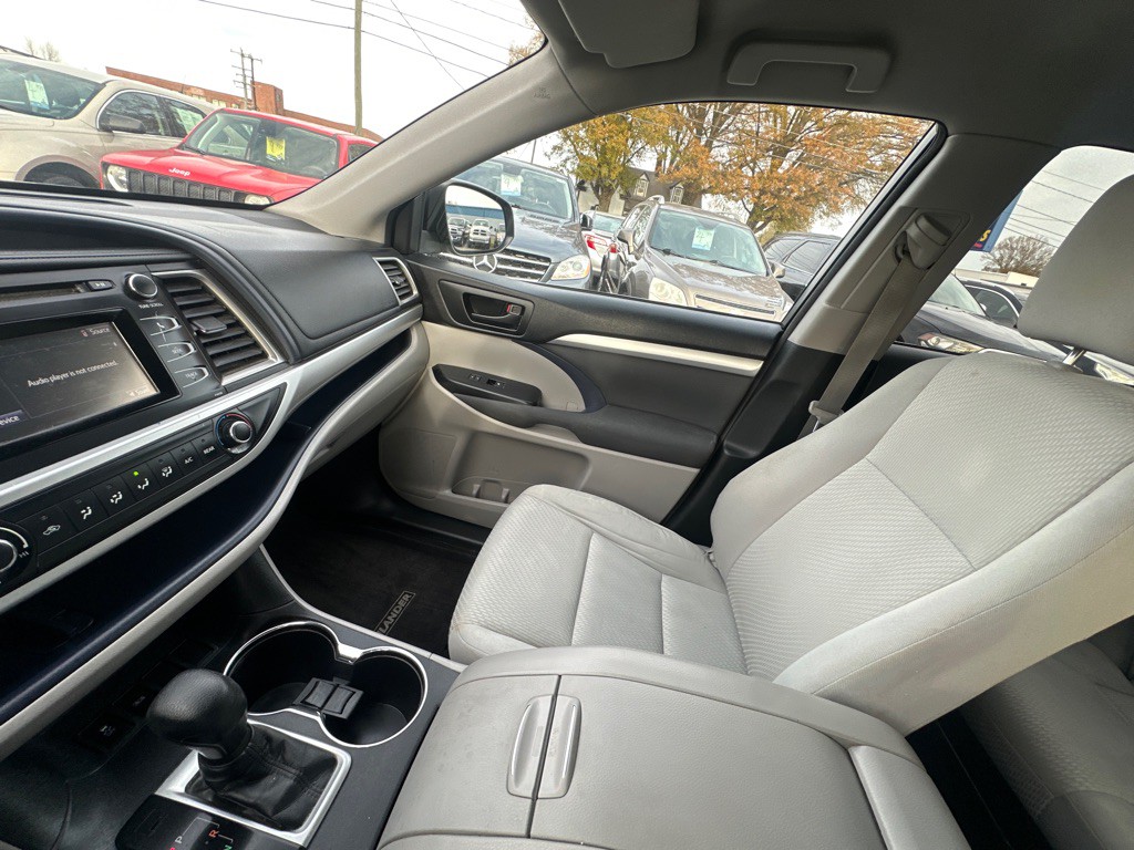 2015 Toyota Highlander Image 23