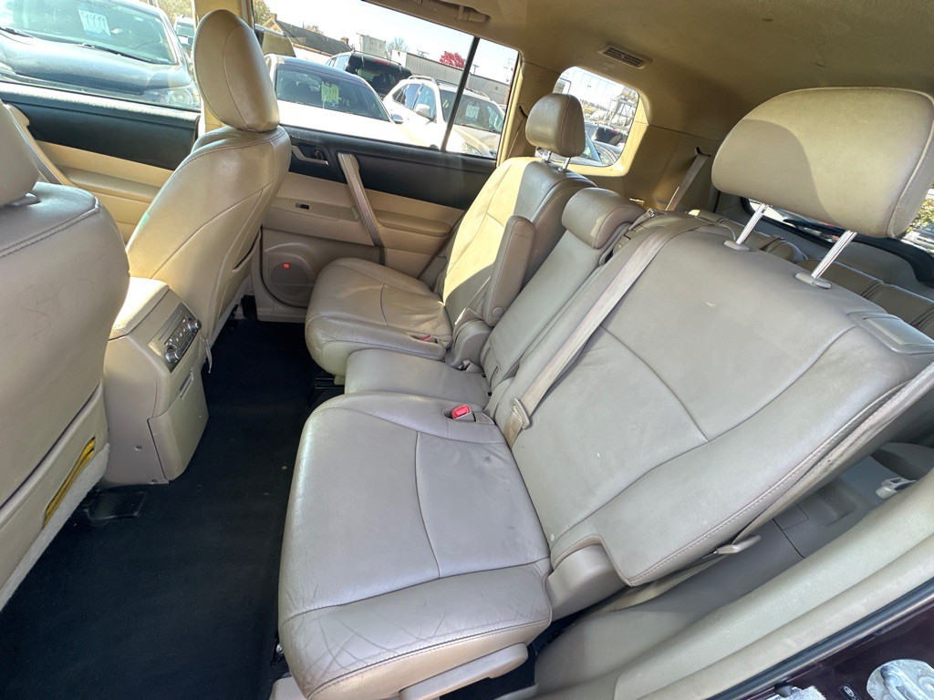 2011 Toyota Highlander Image 14
