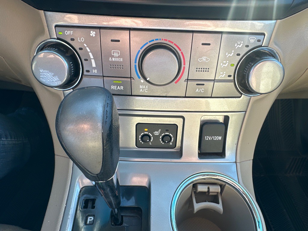 2011 Toyota Highlander Image 21